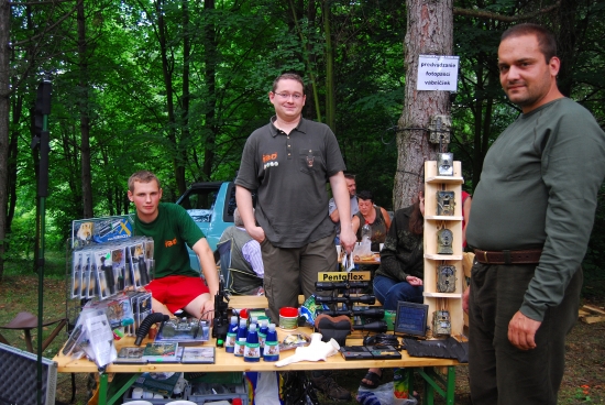 Predvádzanie fotopascí a vábničiek