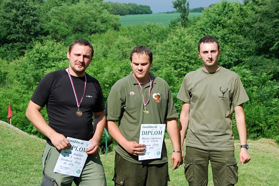 hádzanie flinty do žita muži