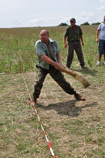hádzanie flinty do žita