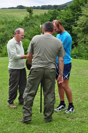víťaz v hádzaní flinty do žita