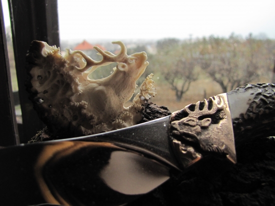 ,detajl noža a ozdoba z parožia,