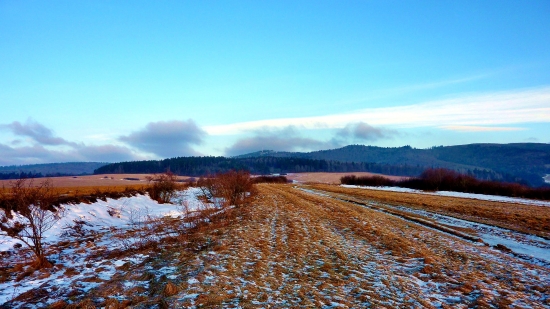 ...pohľad z Kežmarskej cesty na Brezovú /Kotliská/