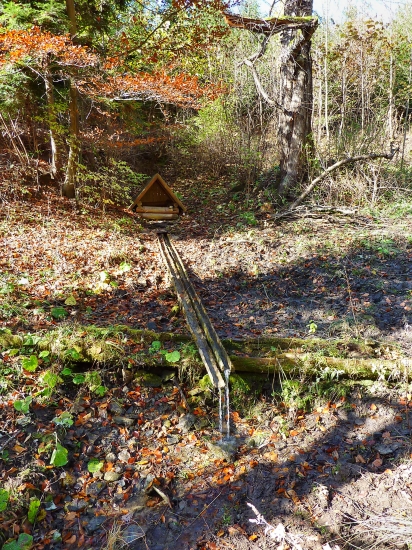 ...čistenie a spriechodnenie vody od studničky :)