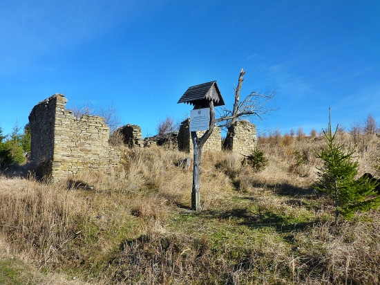 ,,,chata Sklenár /49.094982,20.56018/ 1060 m.n.m.:)