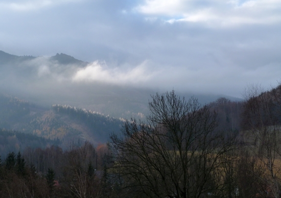 Protrhávání oblačnosti v jesenických horách