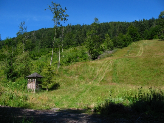 Flajšer, zásobník na seno pri bývalom vleku