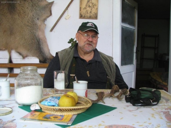 František po lovu na chatě