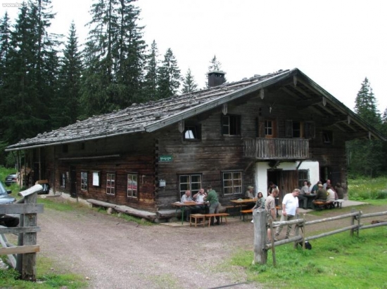 tu sa nám dobře spalo