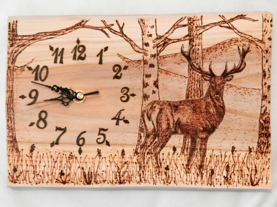 Hodiny s jeleňom