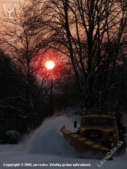 Zapad slnka pod snehom