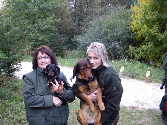 ...miláčikovia v náručí paničiek....:-)))