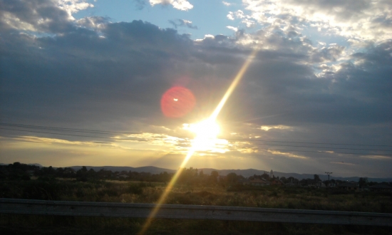 zapad slnka nad dedinou