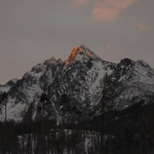 Tatranský štít vo večernom zore