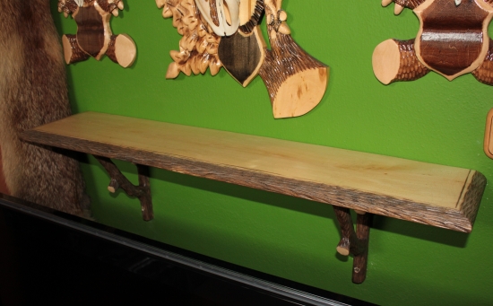 Polička a pekné úchytky ...