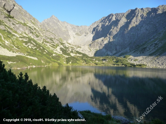 Nizne temnosmrecianske pleso