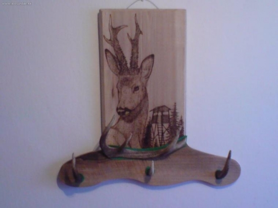 Vešiak na poľ. výstroj.