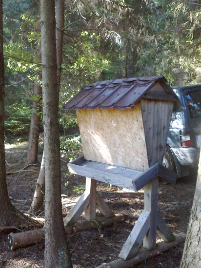 Zasobnik jadroveho krmiva