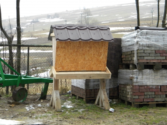 Zasobnik jadroveho krmiva