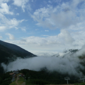 Bystrianska dolina v hmle.