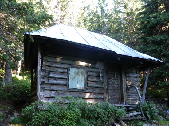 polovnicka chatka snozka.