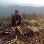 Stastný lovec s večným osemtorákom.