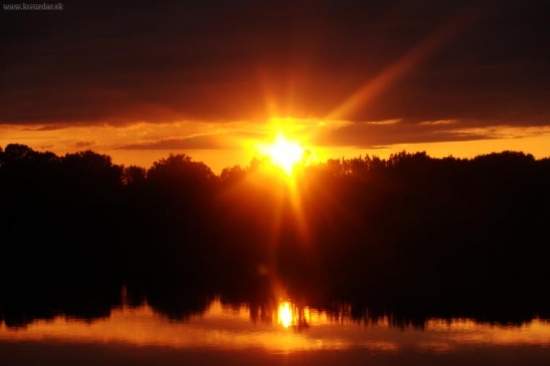 Hra svetiel nad Dunajom