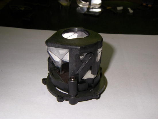 Schmidt-Pechan porro,hranolová optická sústava.