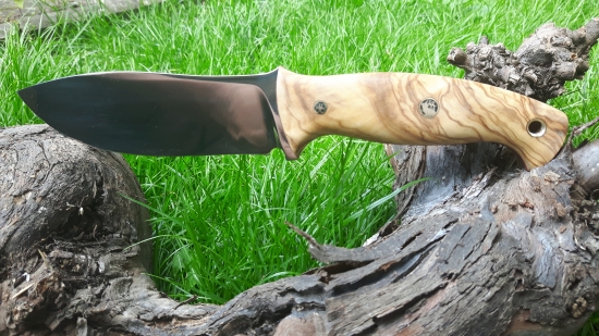 Nesmuk M390 a stabilizovana oliva