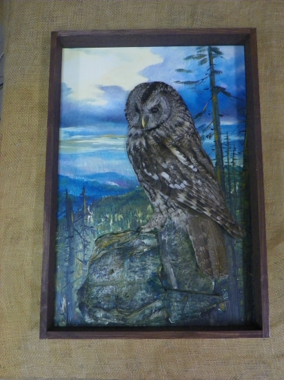 relief s puštíkem v noční krajině-bez rámu