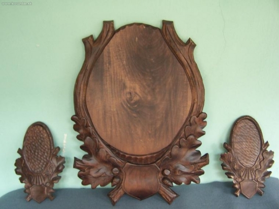 jeden rukopis řezbáře