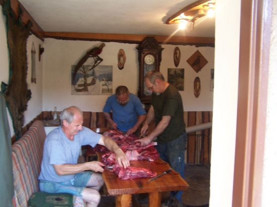 2 lončáci na stole