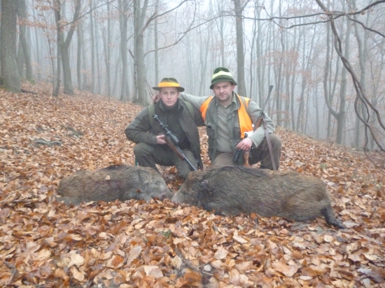 Keď sa v pohone náhodou stretnú honec a strelec na štande...a sv.Hubert sa usmeje.
