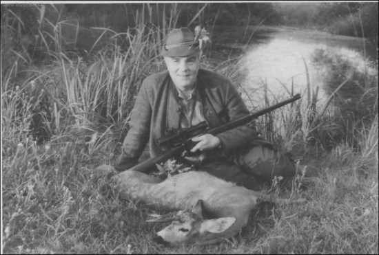 Srnec ID 56796 s úspešným lovcom (archív)