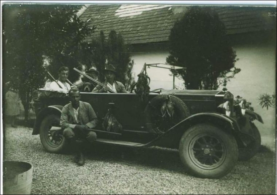 Návrat z úspešnej poľovačky...