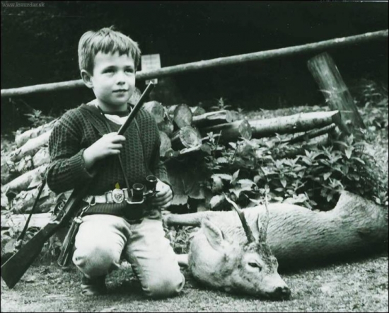 Prvé poľovnícke nadýchnutia nad otcovými úlovkami