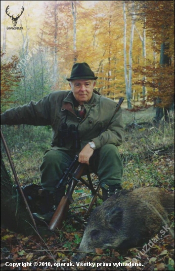 Spokojnosť po úspešnej poľovačke/otec/