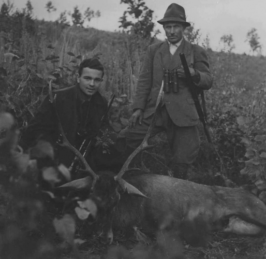 Otec a jeho prvý jeleň.