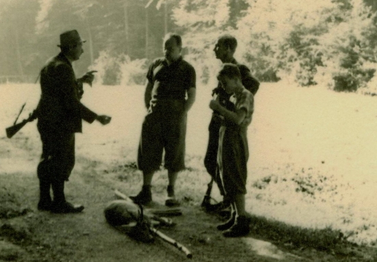 Rozprávanie po úspešnom rannom pirši...