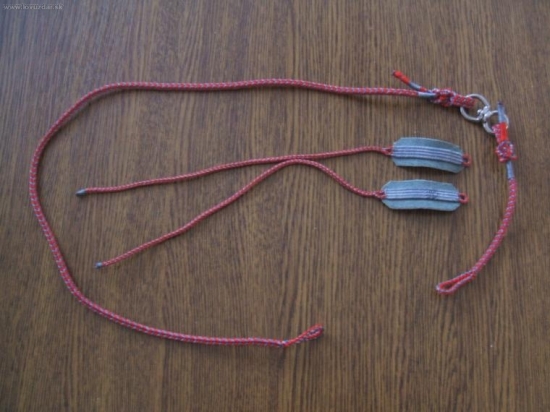 Sokoliarske obutie z Abu Dhabi.