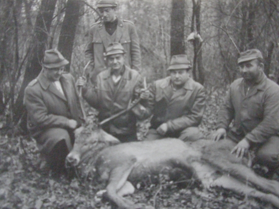 Starý otec z prvým jelenom