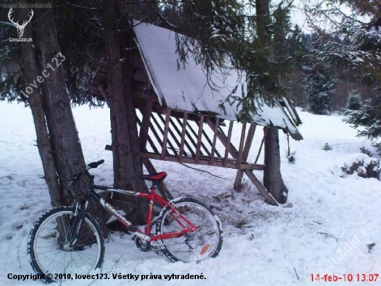 Krmelec ale prazdny