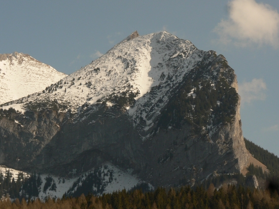 pod skalným masívom VT