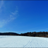 krásne modrá obloha ...