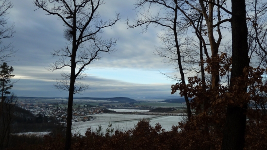 a tam, niekde bývam .....