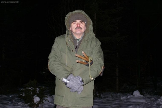 skoro mu nos odpadol