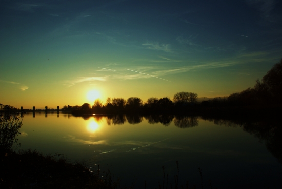 západ slnka nad Váhom