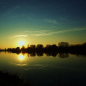 západ slnka nad Váhom