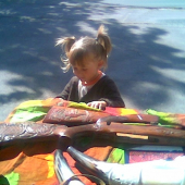 Predajný stánok- rezbárske práce -pažby a rohy