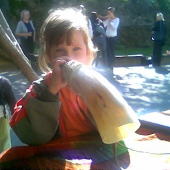 Predajný stánok- rezbárske práce -pažbya rohy