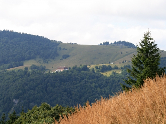 Malá Krížna s pohľadom na hotel Kráľova Studňa
